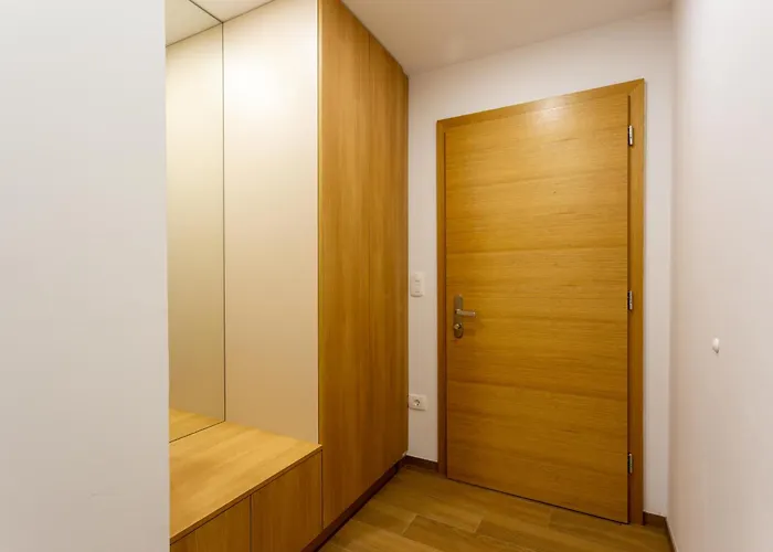 アパート Sunny Escape レスツェ